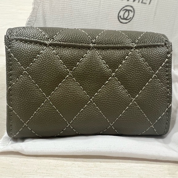 Adorable & New Wallet/Card Holder - Picture 3 of 11